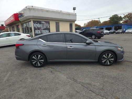 2021 Nissan Altima 2.5 SV