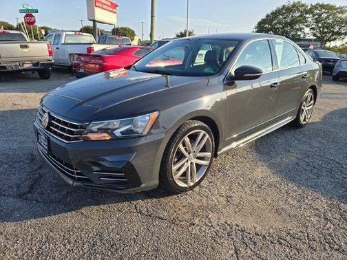 2017 Volkswagen Passat 1.8T R-Line w/Comfort