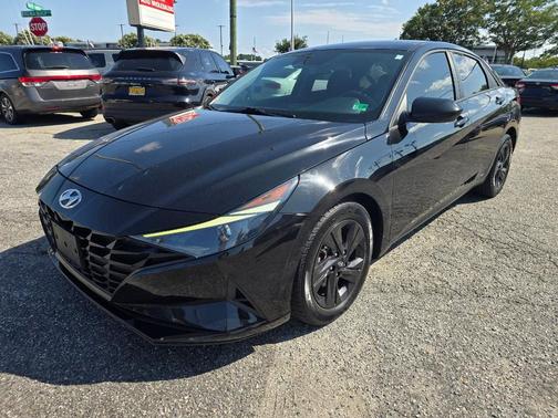 2021 Hyundai ELANTRA SEL