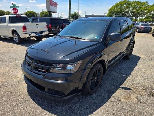 Pitch Black Clearcoat 2020 Dodge Journey SE Value