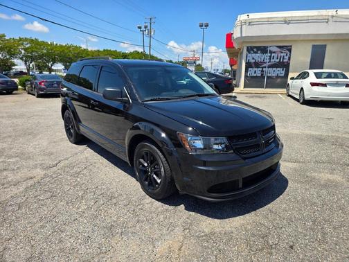 Pitch Black Clearcoat 2020 Dodge Journey SE Value