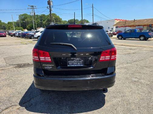 Pitch Black Clearcoat 2020 Dodge Journey SE Value