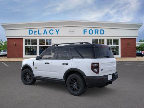 Oxford White 2026 Ford Bronco Sport Badlands