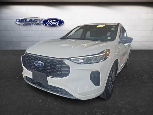 Star White Metallic Tri-Coat 2023 Ford Escape ST-Line