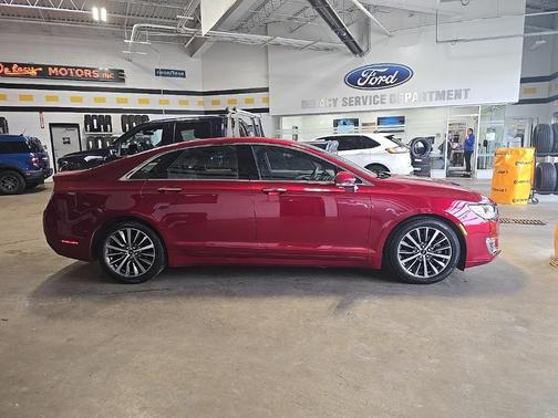2017 Lincoln MKZ Base