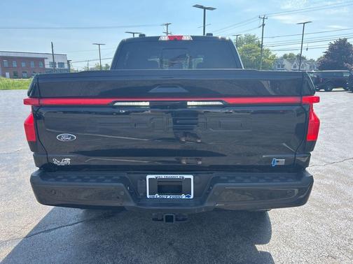 AGATE BLACK METALLIC 2022 Ford F-150 Lightning LARIAT