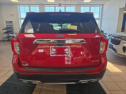 RAPID RED MET TINTED CC 2023 Ford Explorer XLT