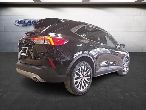 2022 Ford Escape Titanium