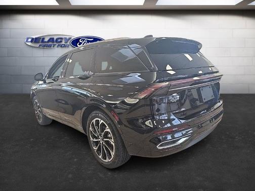 2025 Lincoln Nautilus Reserve