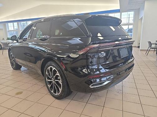 2025 Lincoln Nautilus Reserve