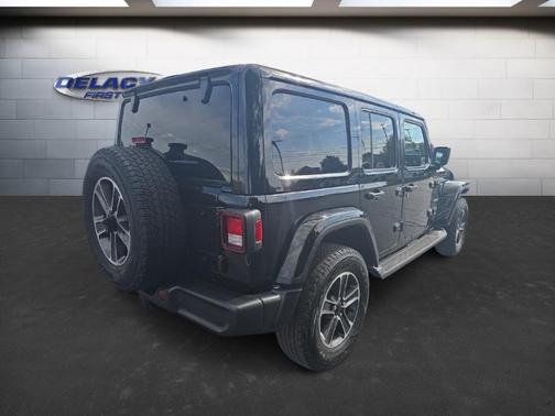 2023 Jeep Wrangler 4-Door Sahara
