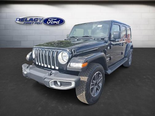 2023 Jeep Wrangler 4-Door Sahara