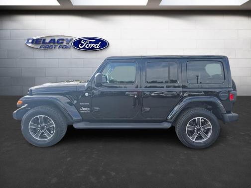 2023 Jeep Wrangler 4-Door Sahara
