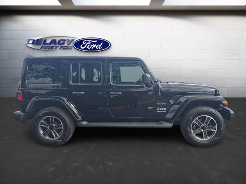 2023 Jeep Wrangler 4-Door Sahara