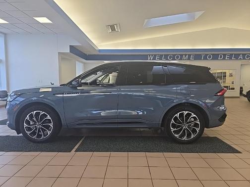 2025 Lincoln Nautilus Reserve