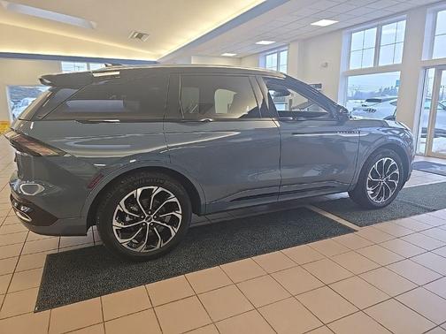 2025 Lincoln Nautilus Reserve