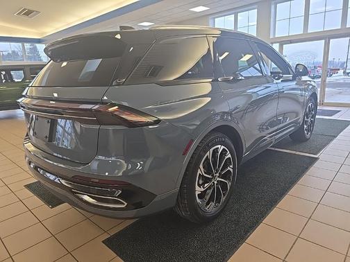 2025 Lincoln Nautilus Reserve