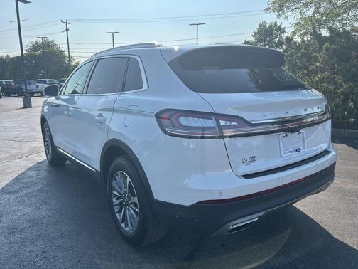 2021 Lincoln Nautilus Reserve