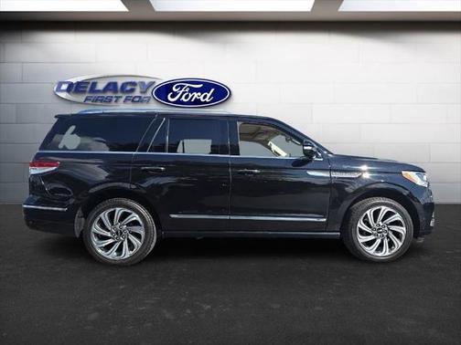 2024 Lincoln Navigator Premiere
