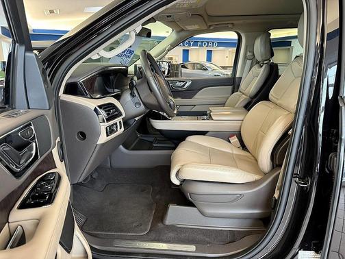 2024 Lincoln Navigator Premiere