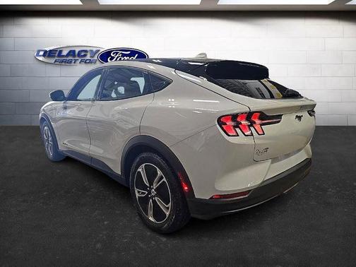 2022 Ford Mustang Mach-E Select