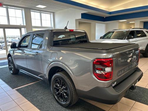 CARBONIZED GRAY METALLIC 2023 Ford Maverick Lariat