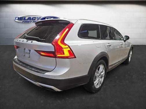 2018 Volvo V90 Cross Country T5