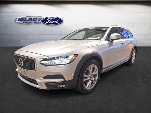 2018 Volvo V90 Cross Country T5