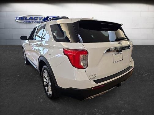 STAR WHITE MET TRI-COAT 2023 Ford Explorer XLT