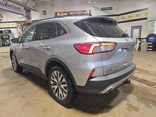2022 Ford Escape Titanium