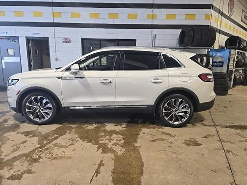 2022 Lincoln Nautilus Reserve