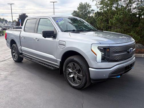Iconic Silver Metallic 2023 Ford F-150 Lightning XLT