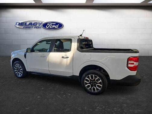 OXFORD WHITE 2024 Ford Maverick Lariat