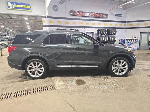 2022 Ford Explorer Platinum