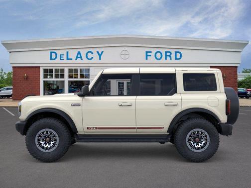 Wimbledon White 2026 Ford Bronco Outer Banks