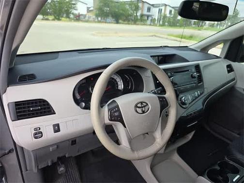 2013 Toyota Sienna SE