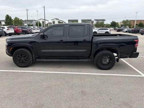 Black 2023 Nissan Frontier SV