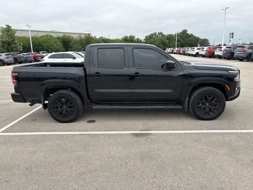 Black 2023 Nissan Frontier SV