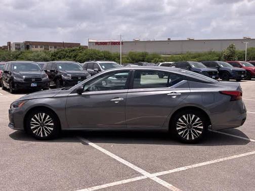 Gun Metallic 2024 Nissan Altima 2.5 SV