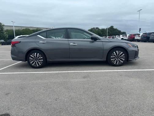 Gun Metallic 2024 Nissan Altima 2.5 SV
