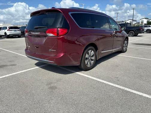 Velvet Red Pearlcoat 2020 Chrysler Pacifica Hybrid Limited