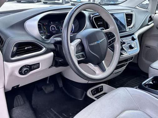Velvet Red Pearlcoat 2020 Chrysler Pacifica Hybrid Limited