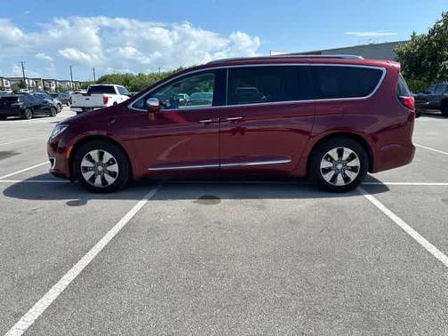 Velvet Red Pearlcoat 2020 Chrysler Pacifica Hybrid Limited