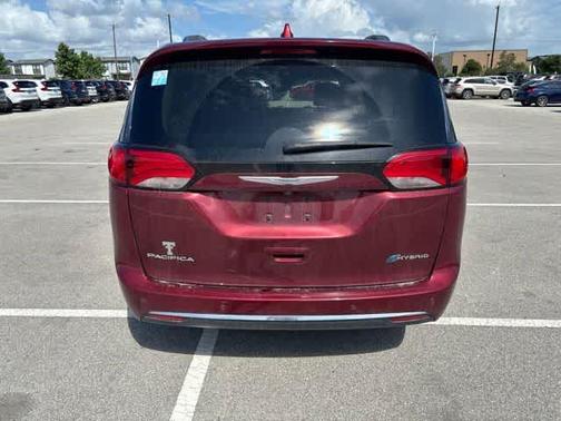 Velvet Red Pearlcoat 2020 Chrysler Pacifica Hybrid Limited