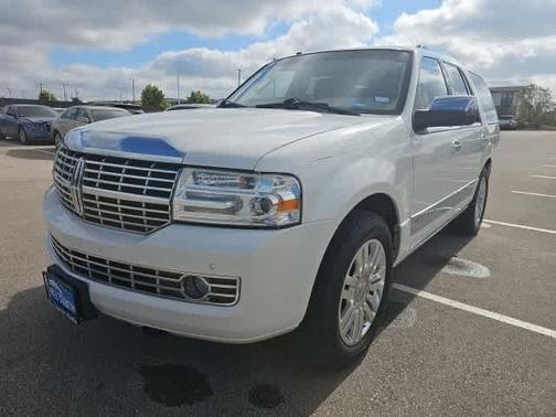 2014 Lincoln Navigator Base