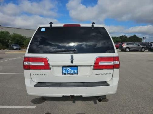 2014 Lincoln Navigator Base