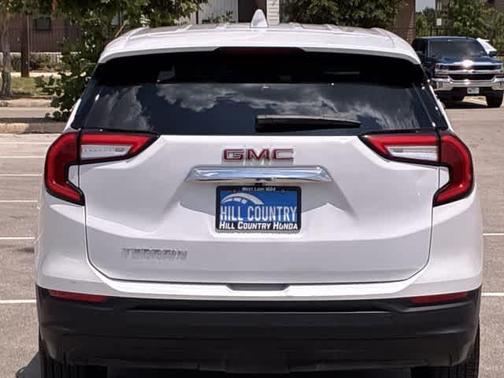 Summit White 2024 GMC Terrain SLE