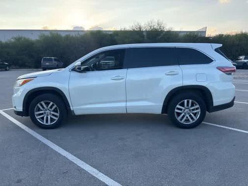 2014 Toyota Highlander LE