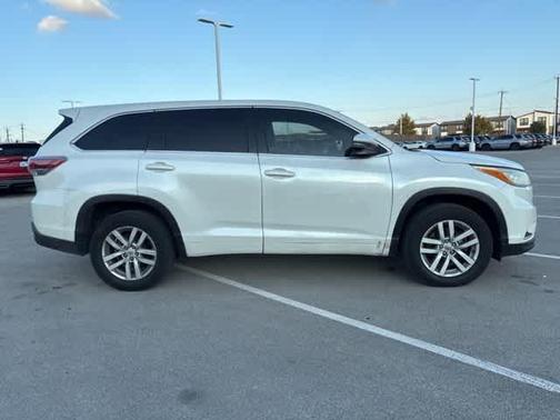 2014 Toyota Highlander LE