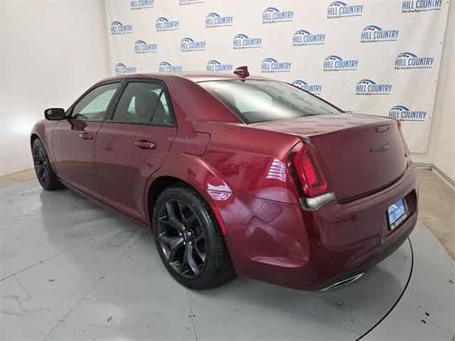 2022 Chrysler 300 S